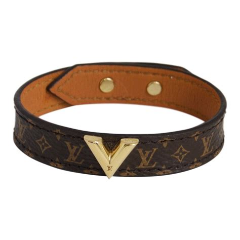 louis vuitton leer armband|Louis Vuitton essential v.